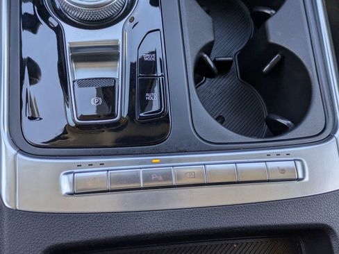 Certified 2025 Kia Carnival EX FWD image 28