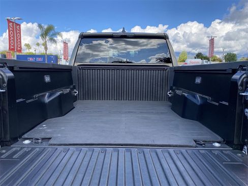 Used 2025 Toyota Tacoma TRD Sport image 17