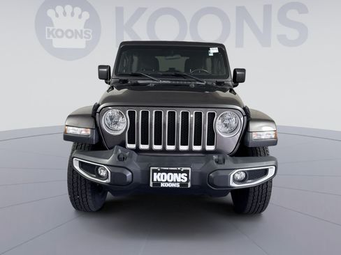 Used 2019 Jeep Wrangler Unlimited Sahara w/ Cold Weather Group AWD/4WD image 11