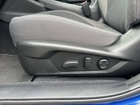 Used 2025 Subaru Crosstrek 2.0i Premium AWD/4WD image 16