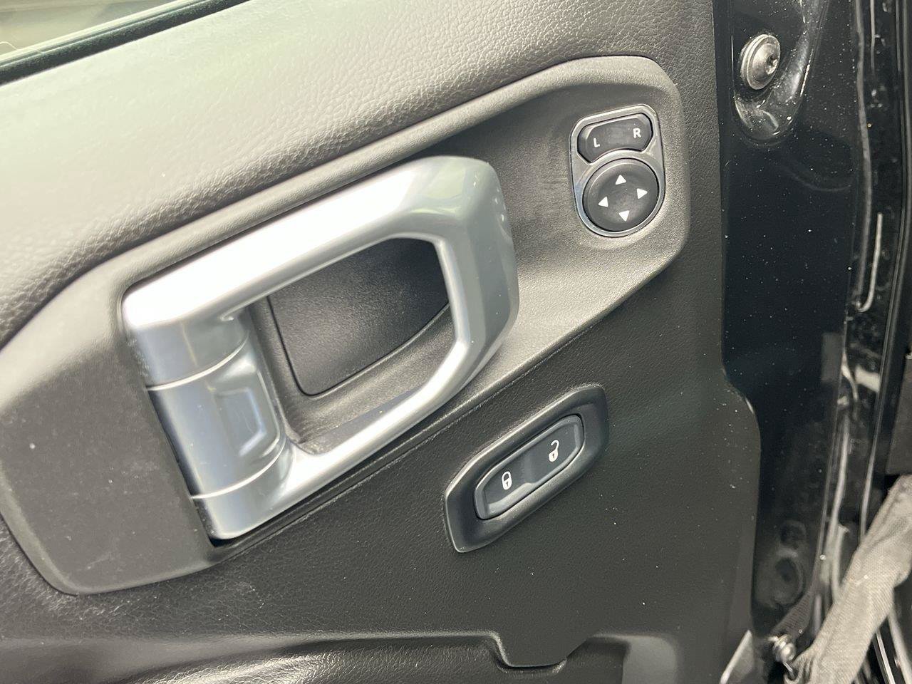 Used 2023 Jeep Wrangler Unlimited Sport AWD/4WD image 7