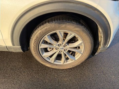 Used 2023 Ford Explorer XLT w/ Equipment Group 202A image 6