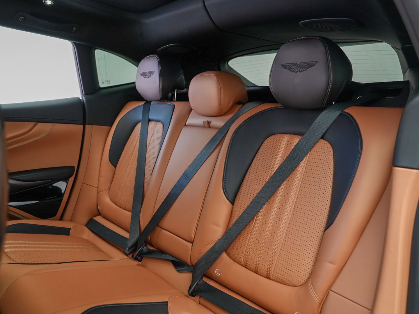 Used 2025 Aston Martin DBX 707 AWD/4WD image 23