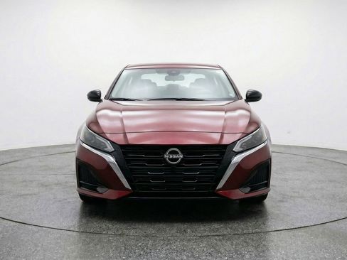 Used 2025 Nissan Altima 2.5 SV image 2