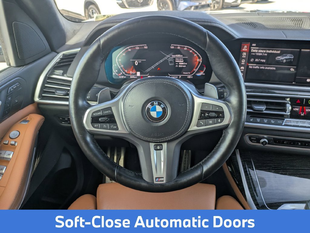 Used 2022 BMW X7 xDrive40i w/ M Sport Package AWD/4WD image 16
