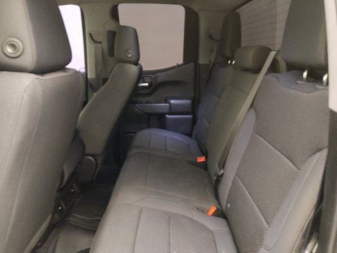 Used 2020 Chevrolet Silverado 1500 Custom w/ Custom Value Package RWD image 18