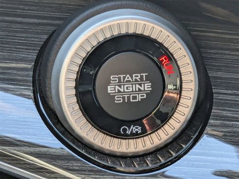 Used 2022 Jeep Wagoneer Series III w/ Premium Group I image 33