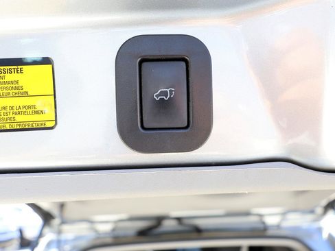 Used 2015 Toyota Sienna XLE image 31