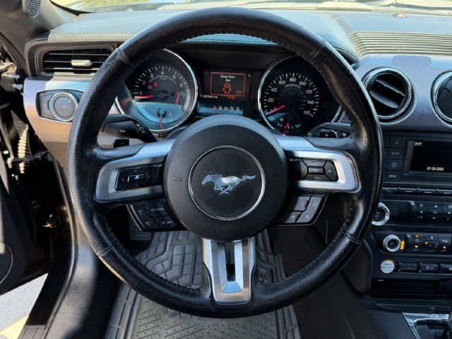 Used 2015 Ford Mustang Coupe RWD image 11