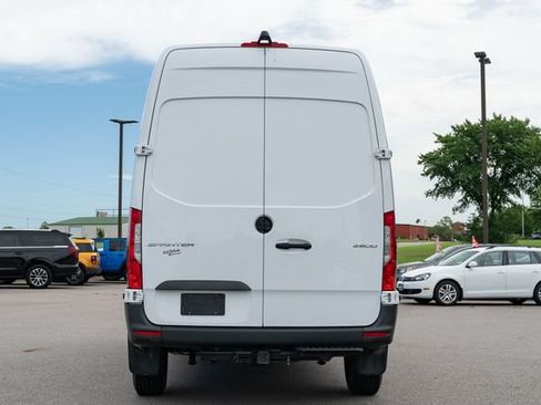 Used 2025 Mercedes-Benz Sprinter 2500 image 5