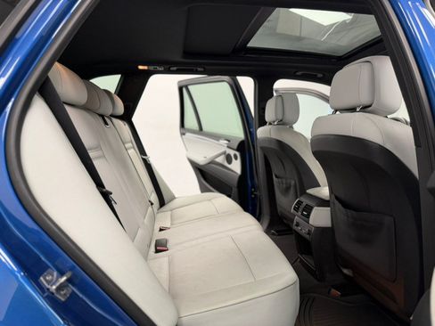 Used 2011 BMW X5 M AWD/4WD image 37