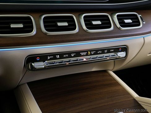 Used 2023 Mercedes-Benz GLS 450 4MATIC image 26