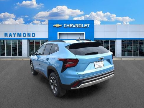 New 2026 Chevrolet Trax LT w/ LT Convenience Package FWD image 6