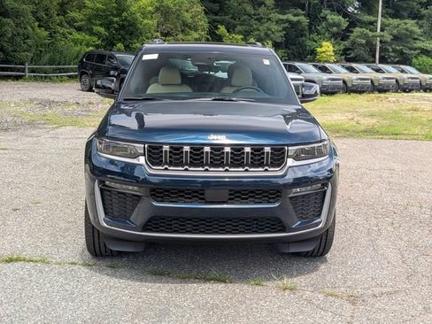 New 2026 Jeep Grand Cherokee Limited AWD/4WD image 8