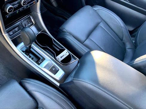 Used 2022 Subaru Ascent Limited image 17