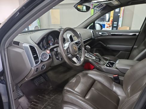 Used 2016 Porsche Cayenne Diesel image 9