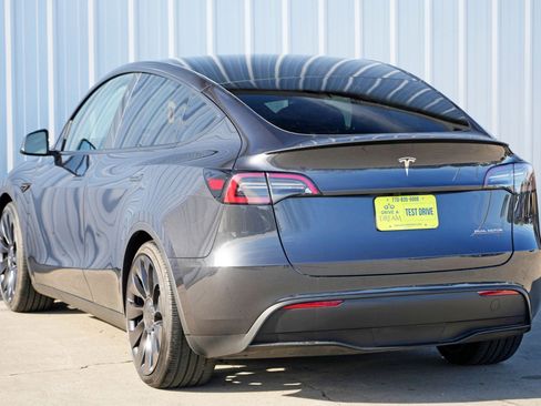Used 2024 Tesla Model Y Performance image 52