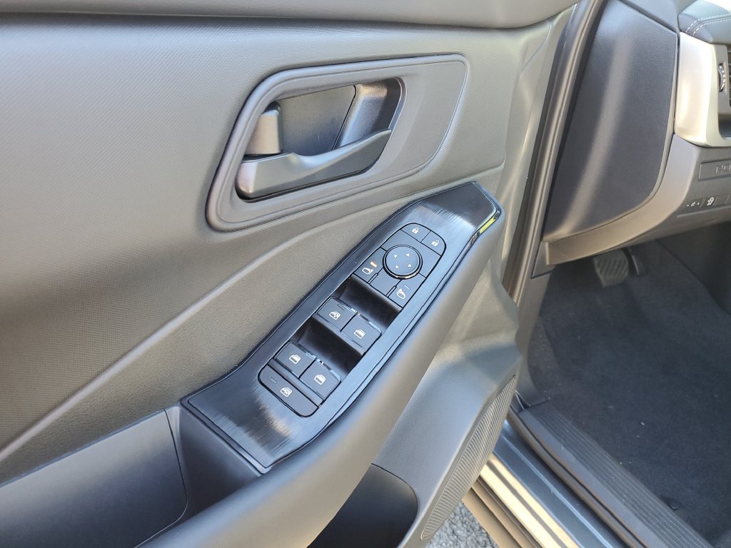 New 2027 Nissan Rogue S FWD image 16