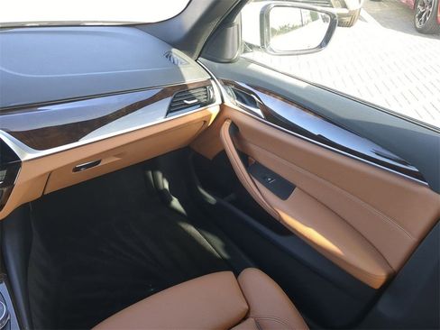 Used 2018 BMW 540i image 18