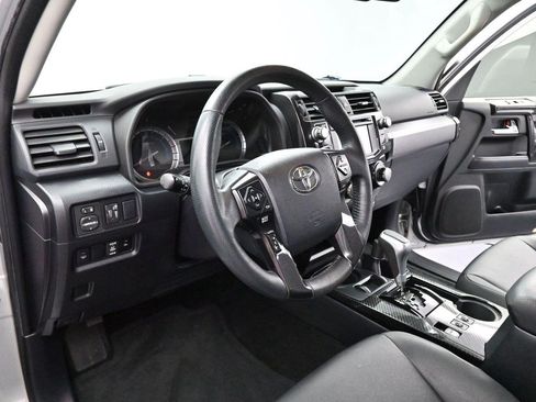 Used 2019 Toyota 4Runner TRD Off-Road Premium AWD/4WD image 18
