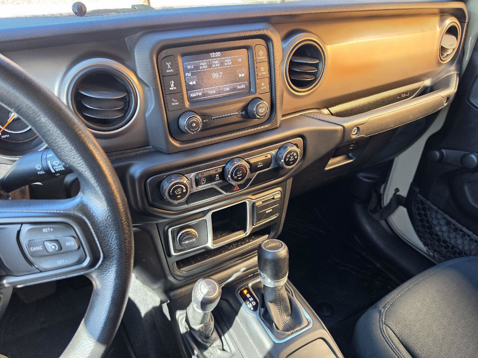 Used 2020 Jeep Gladiator Sport AWD/4WD image 15
