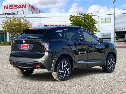 New 2026 Nissan Kicks SV image 4