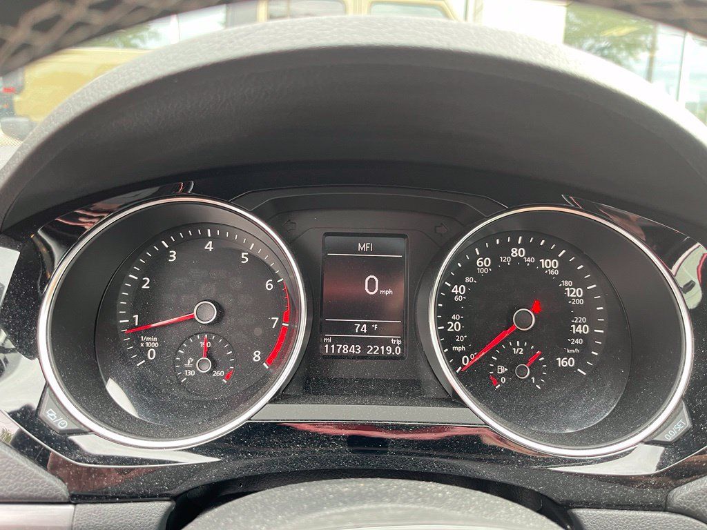 Used 2016 Volkswagen Jetta Sport w/ Lighting Package FWD image 12