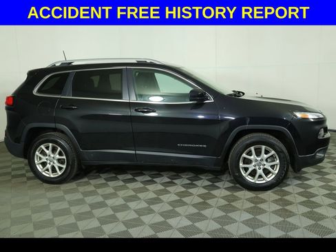 Used 2016 Jeep Cherokee Latitude w/ Safety/Convenience Group AWD/4WD image 2