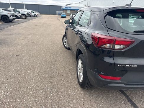 Used 2023 Chevrolet TrailBlazer LS image 7