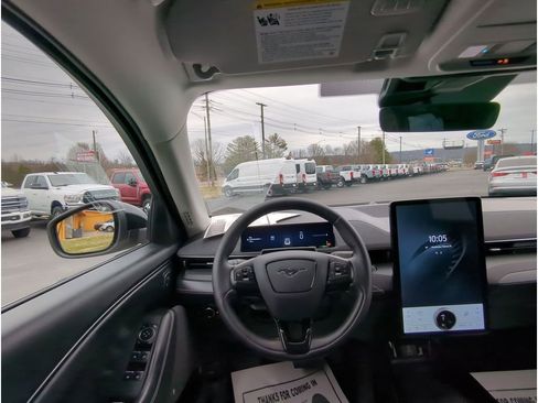 Used 2025 Ford Mustang Mach-E Premium image 14