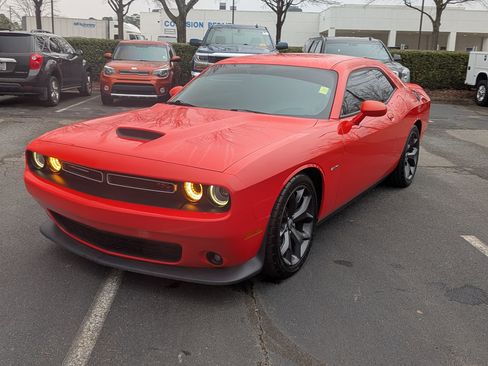Used 2019 Dodge Challenger R/T image 5