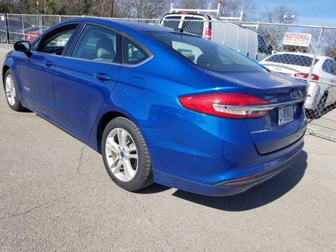 Used 2018 Ford Fusion S image 2