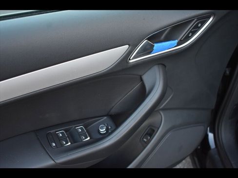 Used 2017 Audi Q3 2.0T Premium image 19