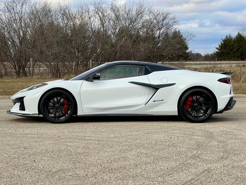Used 2024 Chevrolet Corvette Z06 image 7