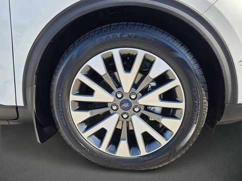 Used 2020 Ford Escape Titanium w/ Titanium Premium Package 2.0 image 9