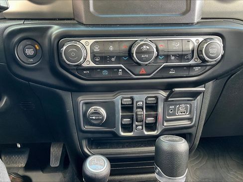 Used 2023 Jeep Wrangler Unlimited w/ Cold Weather Group image 20