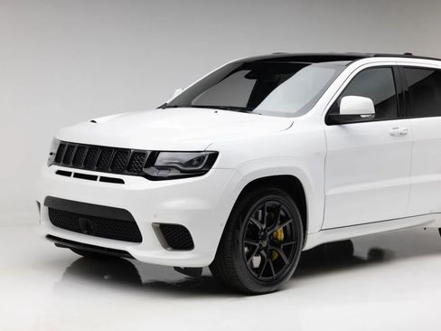 Used 2020 Jeep Grand Cherokee Trackhawk AWD/4WD image 37