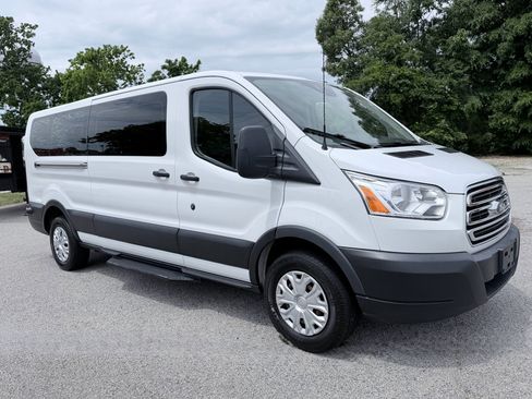 Used 2019 Ford Transit 350 XLT RWD image 2