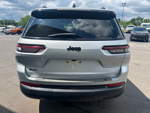 Used 2024 Jeep Grand Cherokee L Laredo AWD/4WD image 5
