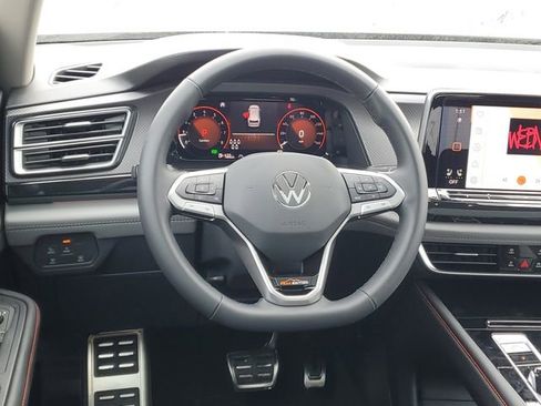 New 2026 Volkswagen Atlas Peak Edition image 12