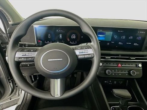 New 2026 Hyundai Tucson SE image 8