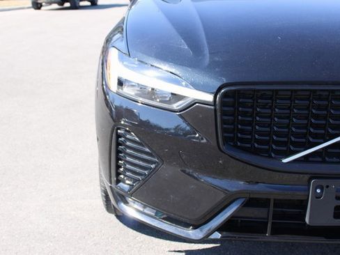 Used 2025 Volvo XC60 B5 Plus image 40