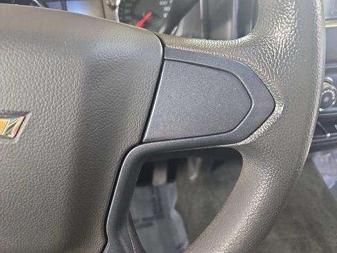 Used 2018 Chevrolet Silverado 1500 Custom w/ Custom Value Package AWD/4WD image 21