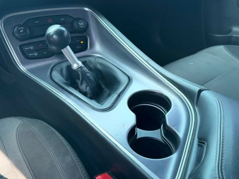 Used 2016 Dodge Challenger R/T RWD image 29