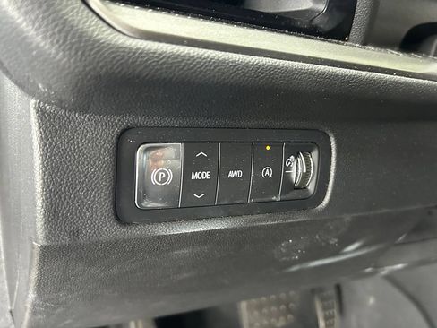Used 2024 Chevrolet Traverse LT AWD/4WD image 19