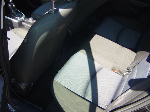 Used 2019 Toyota Yaris LE FWD image 10