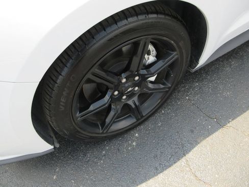 Used 2019 Ford Mustang GT Premium w/ Black Accent Package RWD image 13