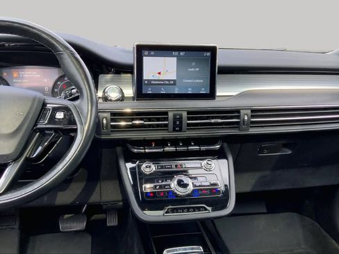 Used 2022 Lincoln Corsair AWD w/ Premium Package image 7
