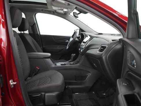 Used 2018 Chevrolet Equinox LT w/ Sun & Infotainment Package AWD/4WD image 11