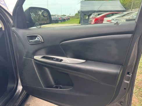 Used 2018 Dodge Journey SE w/ Popular Equipment Group FWD image 25
